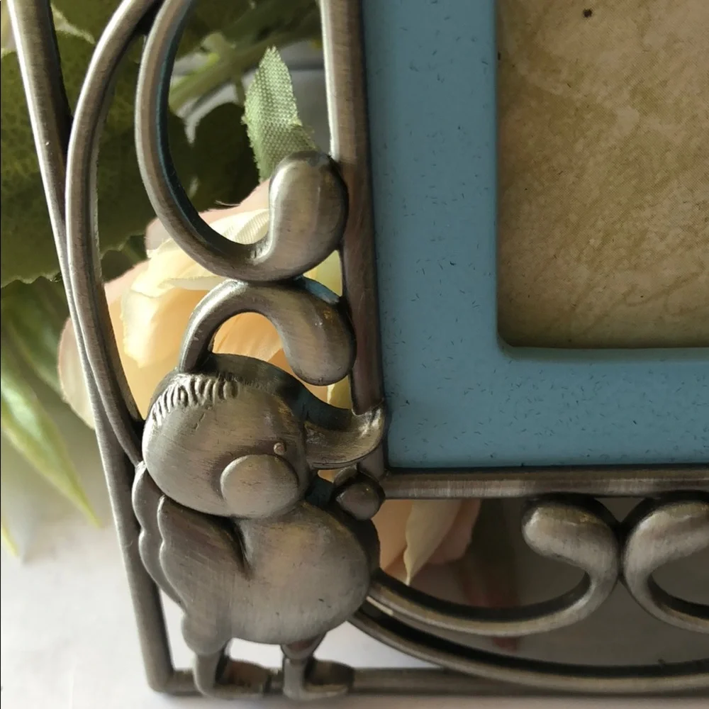 Heirloom Silver Photo Frame - Picture 2 of 7